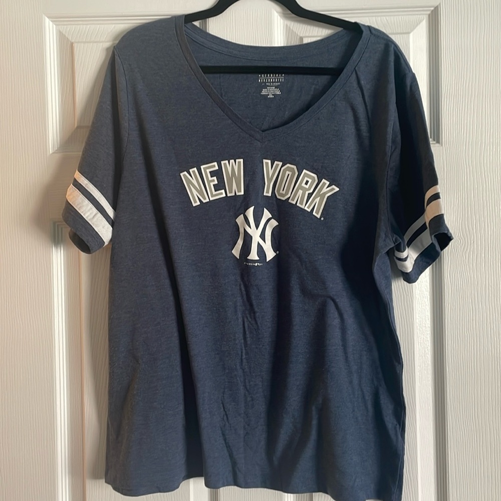 Omans Yankees tshirt